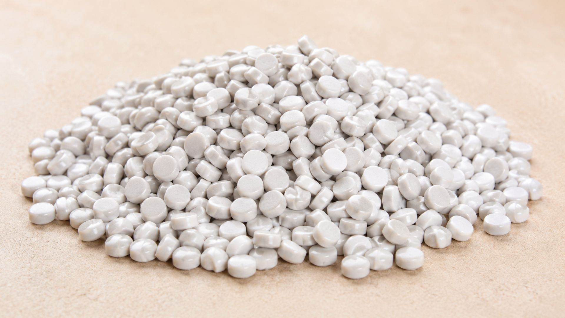Desiccant masterbatch absorb residual moisture during processing and help reduce moisture-related defects in plastic products